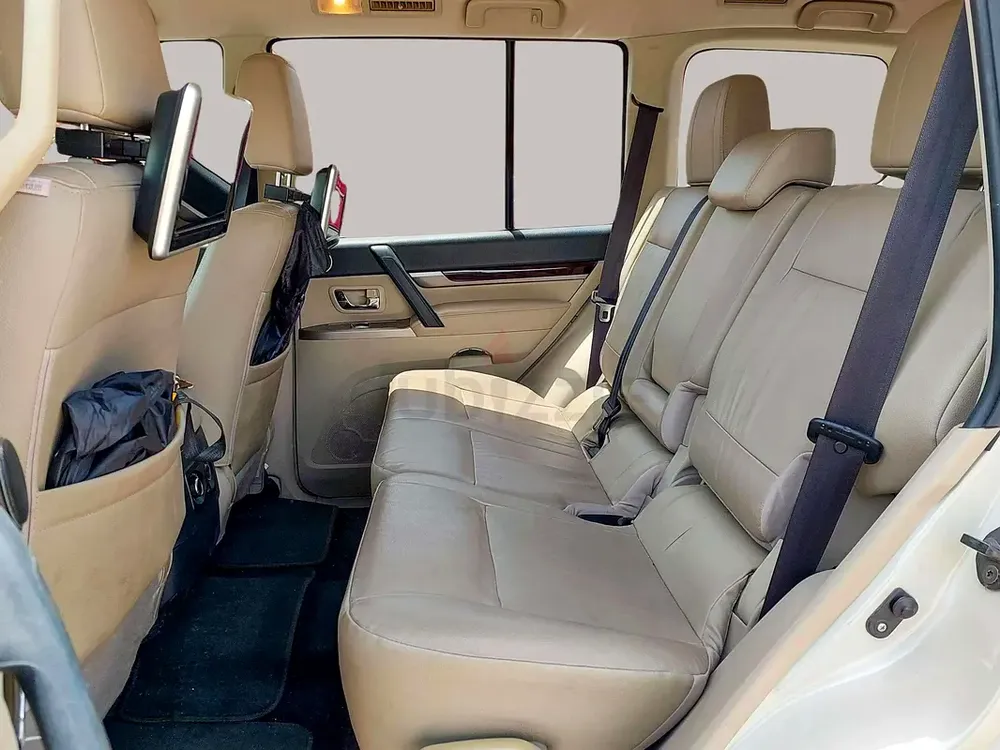 AED 988/month | 2020 Mitsubishi Pajero  | GCC Specs | Ref#469339 - Image 12