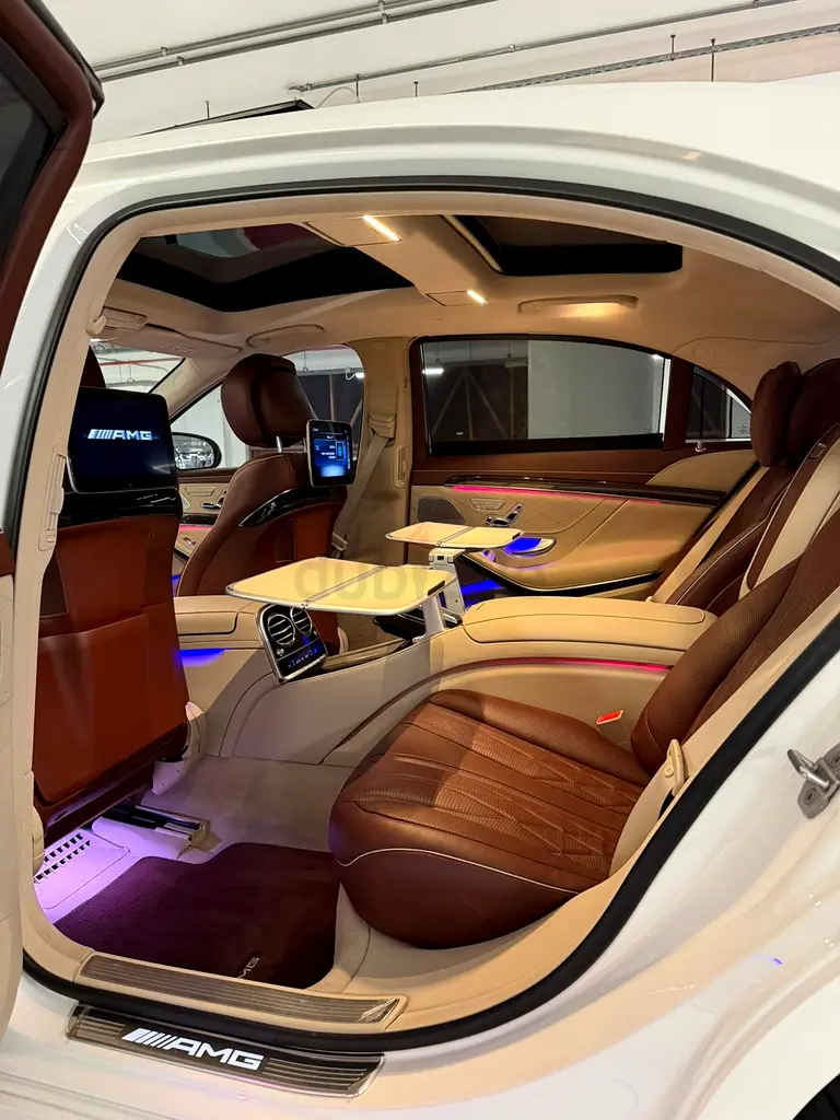 2019 55,000 KM GCC S63 AMG - Image 11