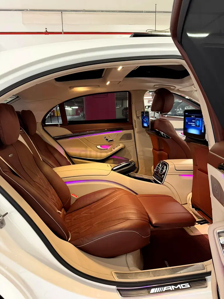 2019 55,000 KM GCC S63 AMG - Image 14