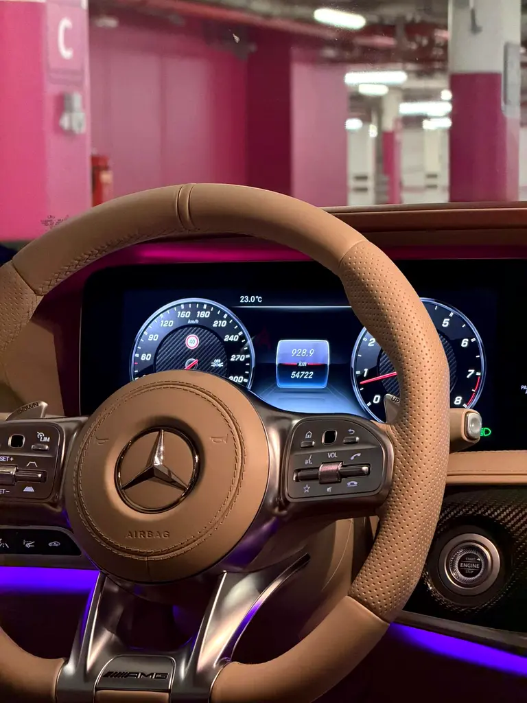 2019 55,000 KM GCC S63 AMG - Image 16