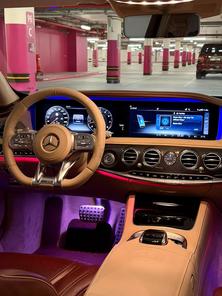 2019 55,000 KM GCC S63 AMG - Image 17
