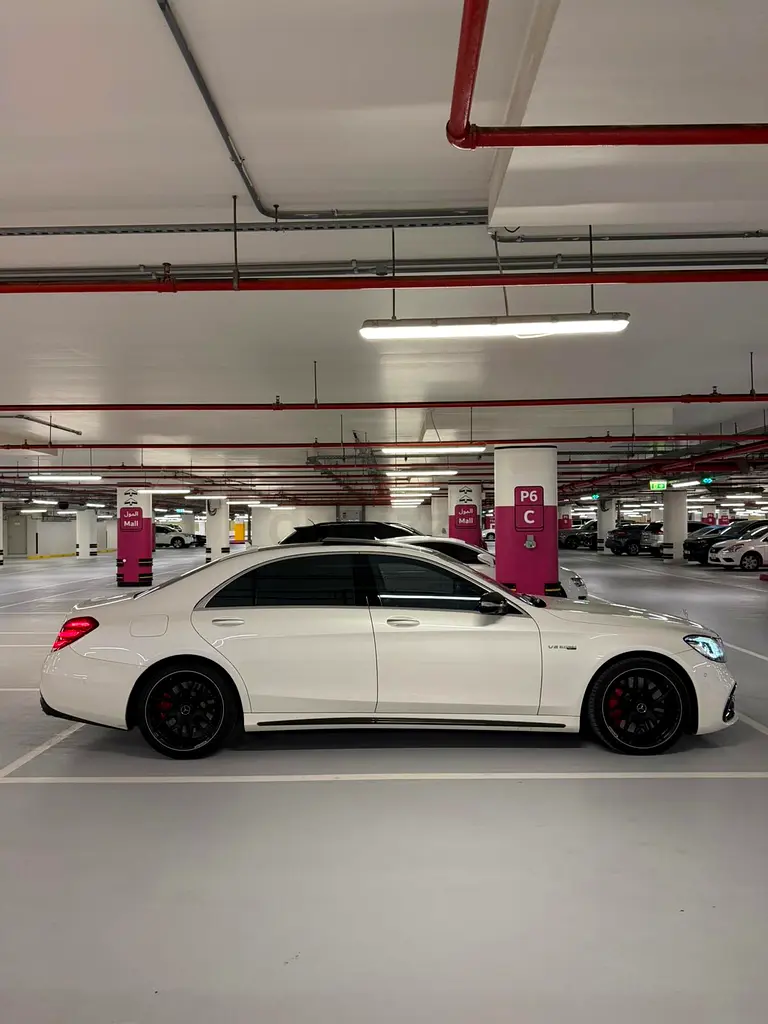2019 55,000 KM GCC S63 AMG - Image 7