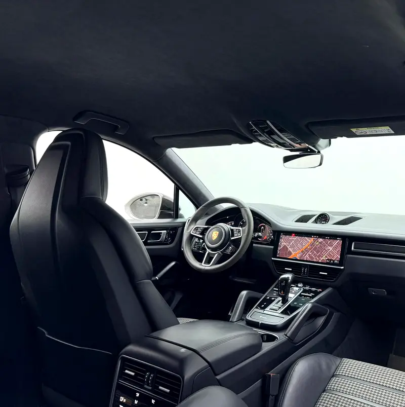 2020 Porsche Cayenne Coupe With GT Package, 2026 Porsche Warranty, Full Porsche service History, GCC - Image 12