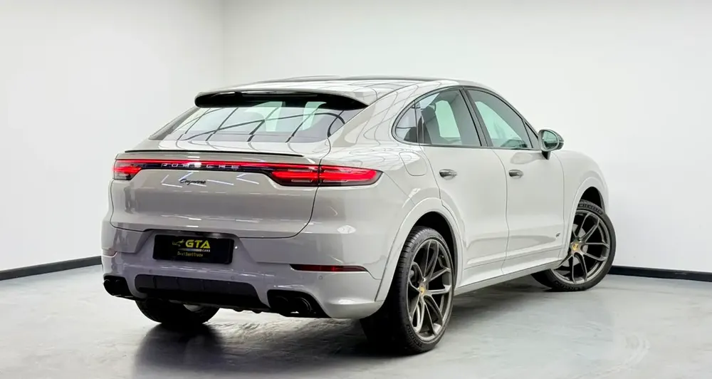 2020 Porsche Cayenne Coupe With GT Package, 2026 Porsche Warranty, Full Porsche service History, GCC - Image 4