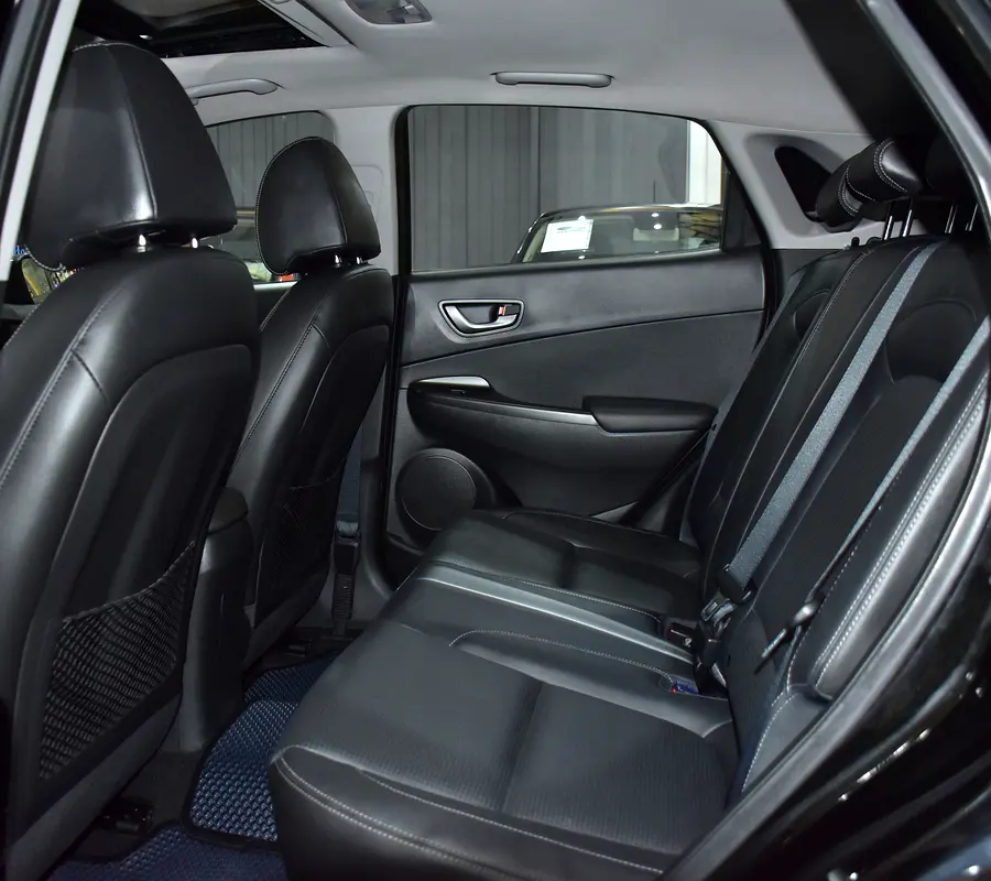 AED 555 EMi for 5Yrs | Hyundai Kona 1.6T ( 2018 Model ) in Black Color Korean Specs - Image 15