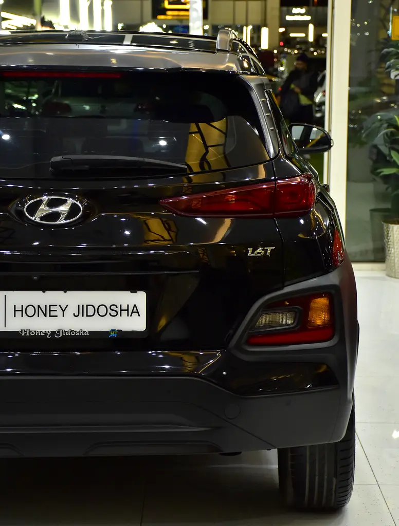 AED 555 EMi for 5Yrs | Hyundai Kona 1.6T ( 2018 Model ) in Black Color Korean Specs - Image 9
