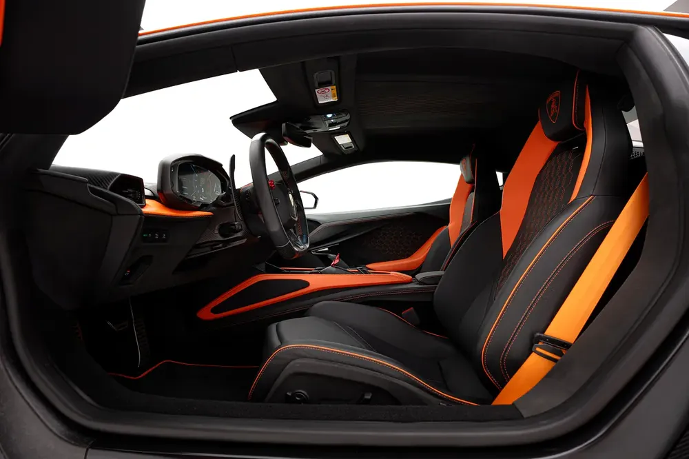 LAMBORGHINI REVUELTO I Brand New I Lease To Own I Ad Personam I Warranty I Service - Image 11