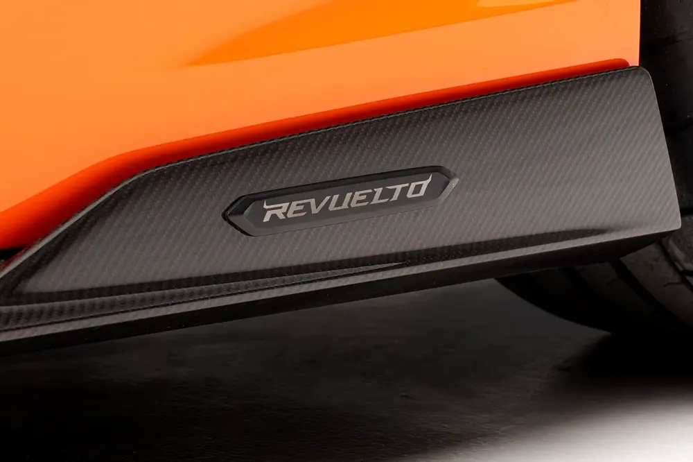 LAMBORGHINI REVUELTO I Brand New I Lease To Own I Ad Personam I Warranty I Service - Image 17