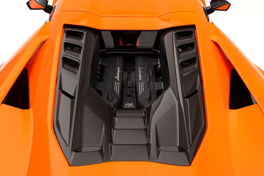LAMBORGHINI REVUELTO I Brand New I Lease To Own I Ad Personam I Warranty I Service - Image 18
