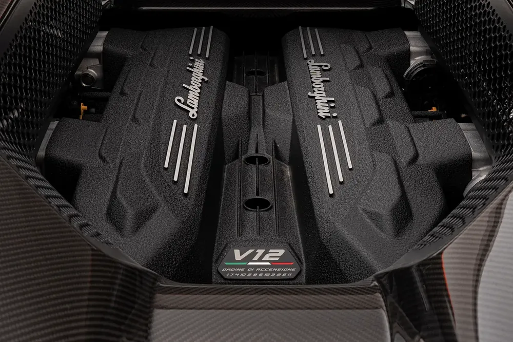 LAMBORGHINI REVUELTO I Brand New I Lease To Own I Ad Personam I Warranty I Service - Image 19