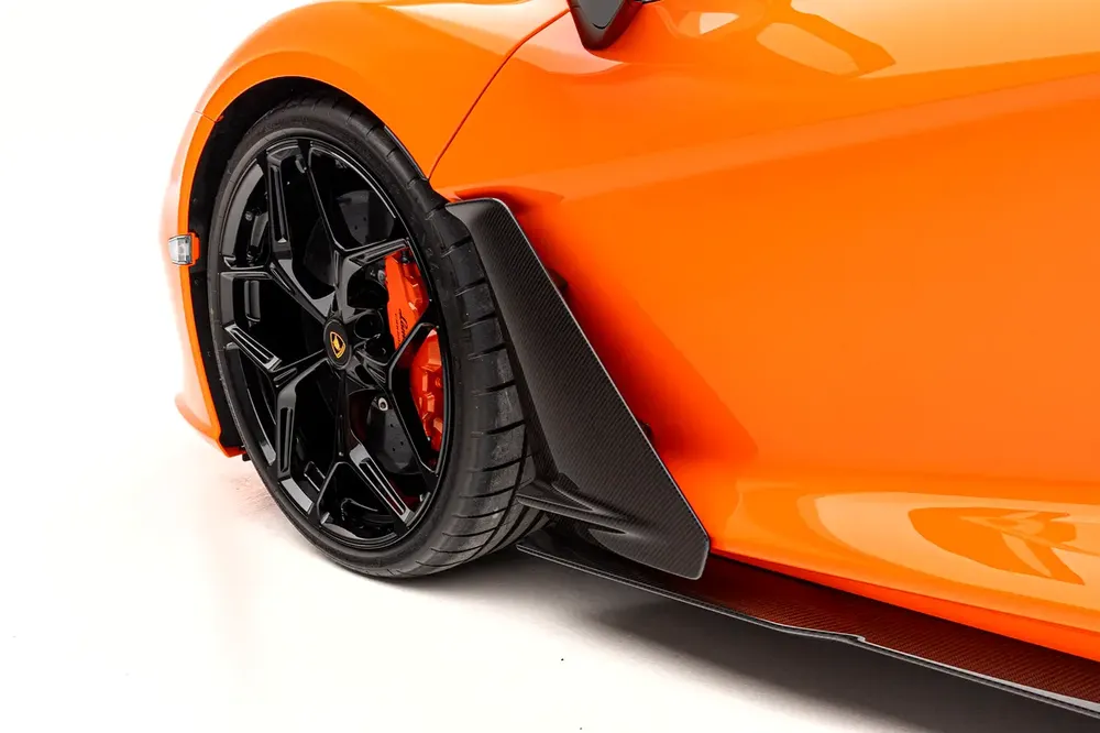 LAMBORGHINI REVUELTO I Brand New I Lease To Own I Ad Personam I Warranty I Service - Image 9