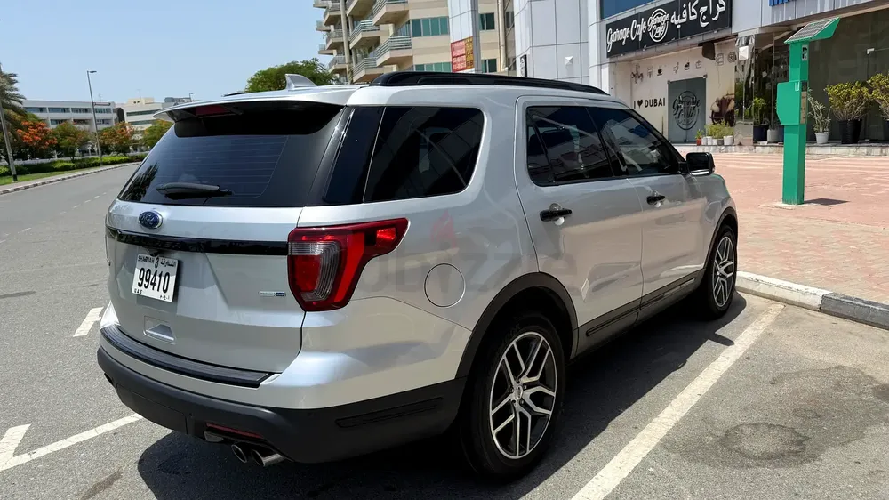 2018 Ford Explorer Sport | GCC | Single Owner | Agency Maintained | Extended Warranty till 220k km - Image 4