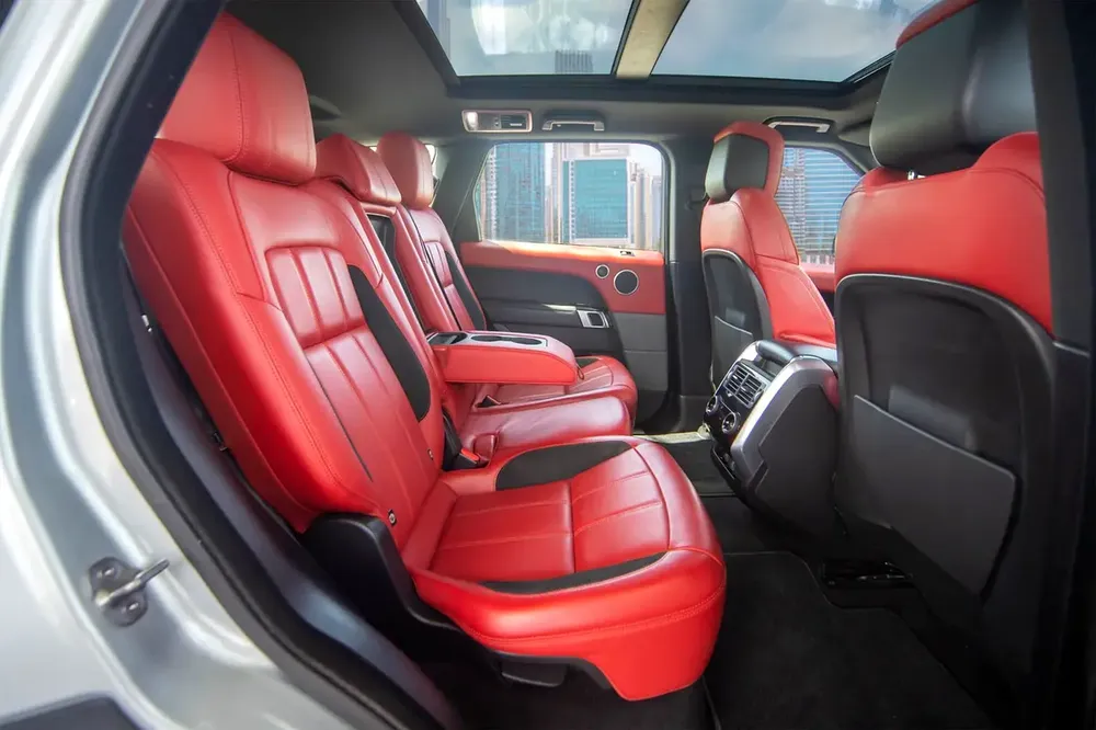 Range Rover Sport HSE Dynamic 2022 GCC Under Warranty From Agency Bank installment available - Image 9