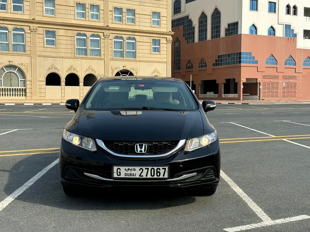 Honda Civic 1.8 i-VTEC 2013 GCC Specs - Well Maintained - Image 12