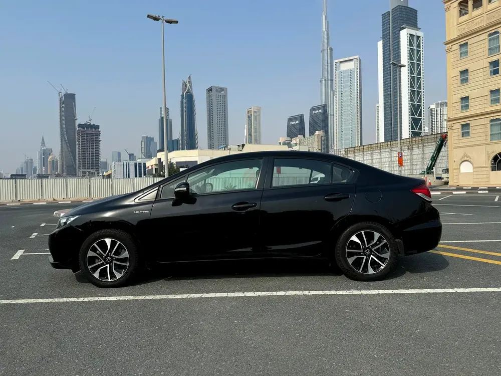 Honda Civic 1.8 i-VTEC 2013 GCC Specs - Well Maintained - Image 13