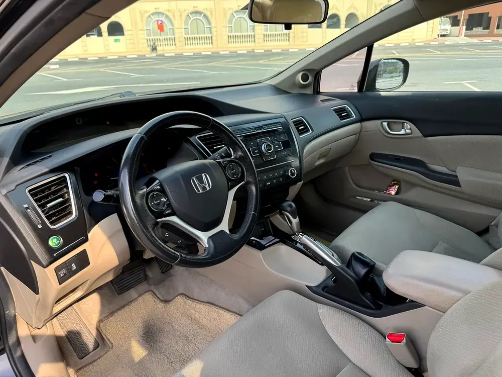 Honda Civic 1.8 i-VTEC 2013 GCC Specs - Well Maintained - Image 5