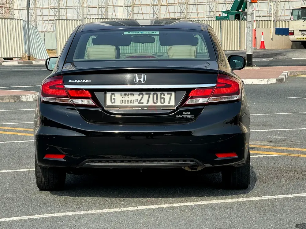 Honda Civic 1.8 i-VTEC 2013 GCC Specs - Well Maintained - Image 6