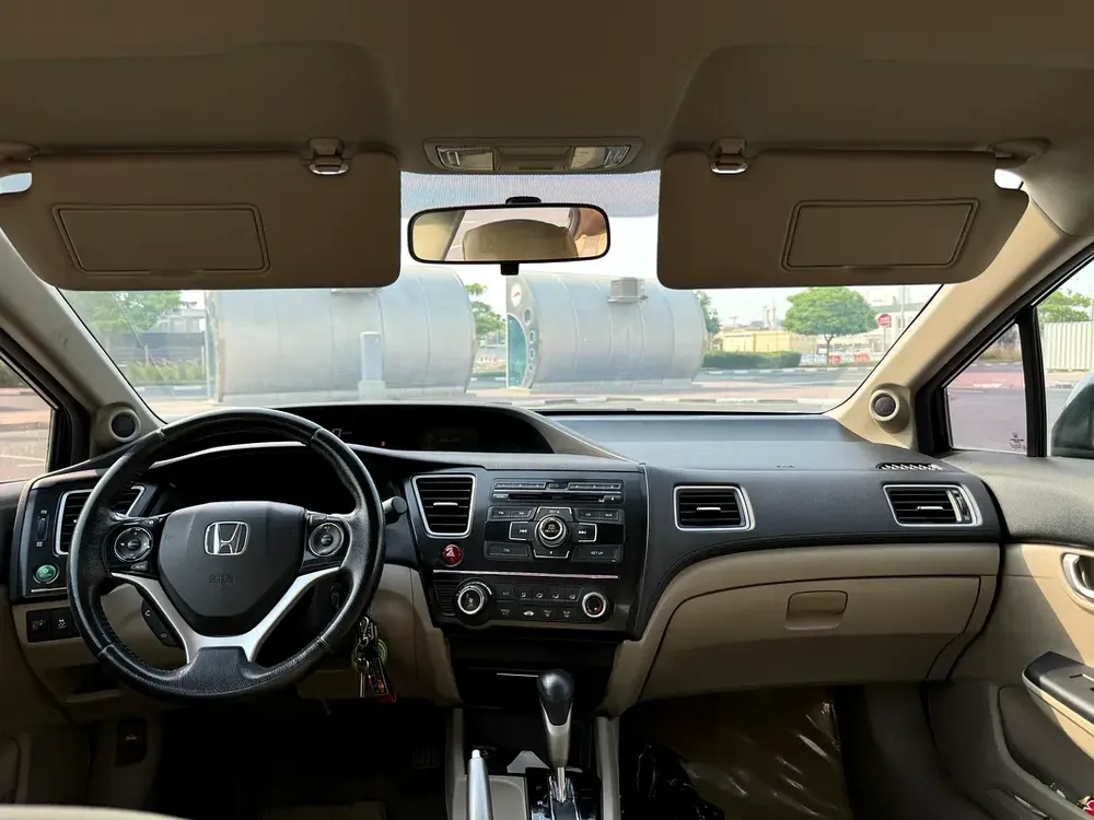 Honda Civic 1.8 i-VTEC 2013 GCC Specs - Well Maintained - Image 8