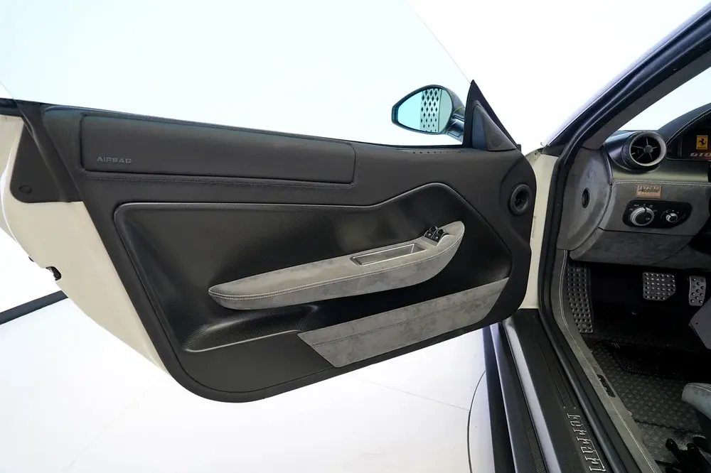599 GTO | MATT CARBON INTERIOR | CARBON EXTERIOR | WARRANTY AVAILABLE - Image 12