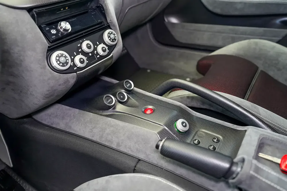 599 GTO | MATT CARBON INTERIOR | CARBON EXTERIOR | WARRANTY AVAILABLE - Image 14