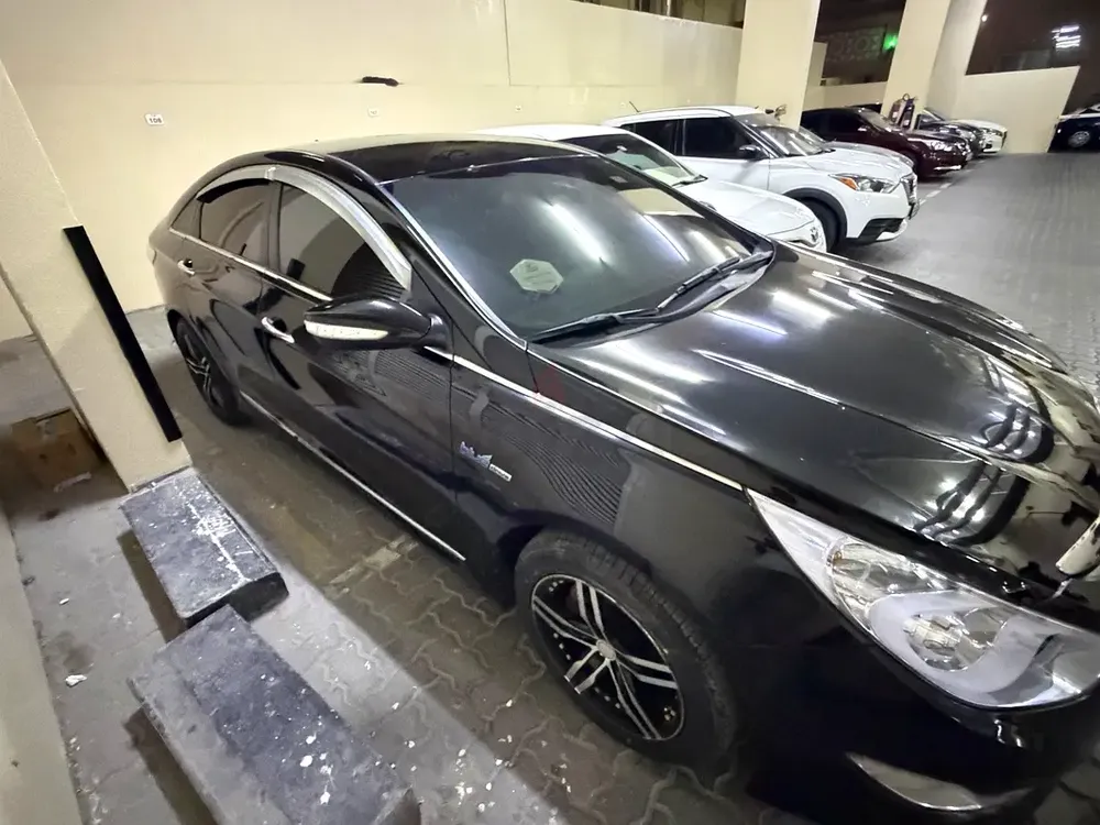 Hyundai Sonata Hybrid - Image 4