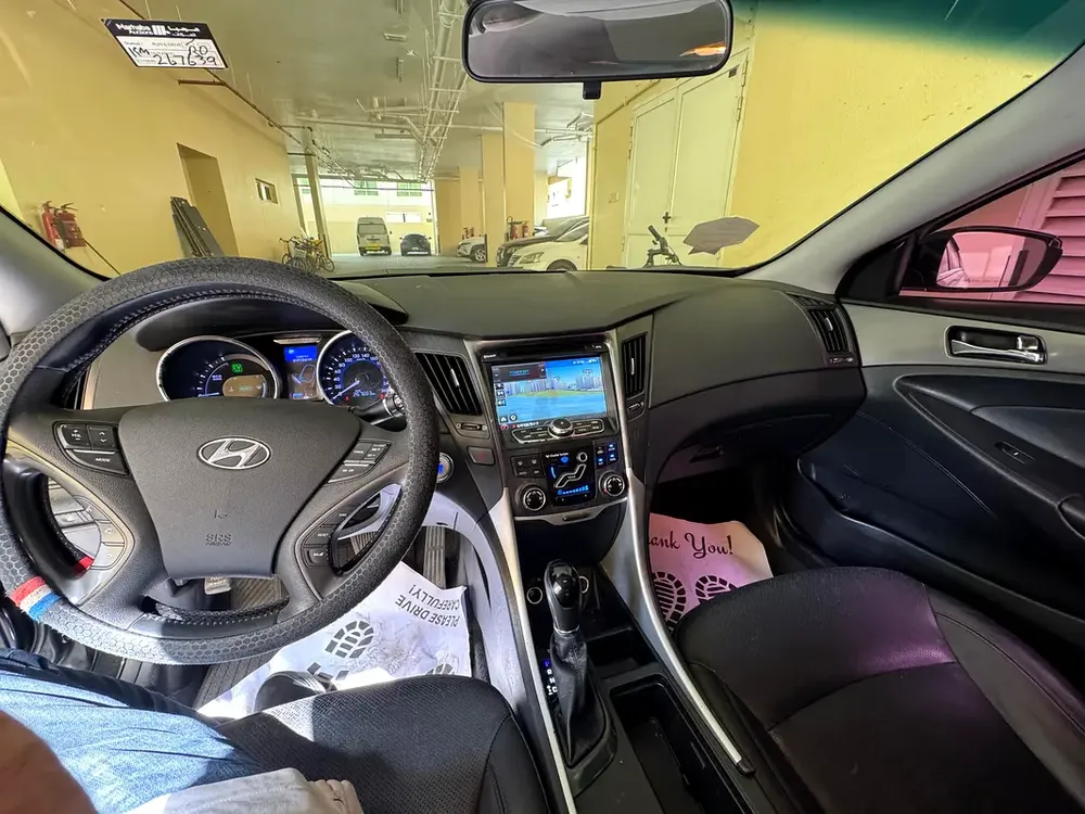 Hyundai Sonata Hybrid - Image 8