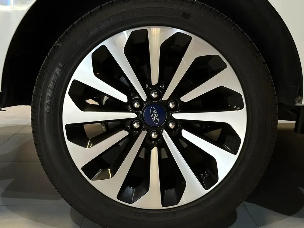 2019 Ford Expedition XLT - GCC Specs - Image 15