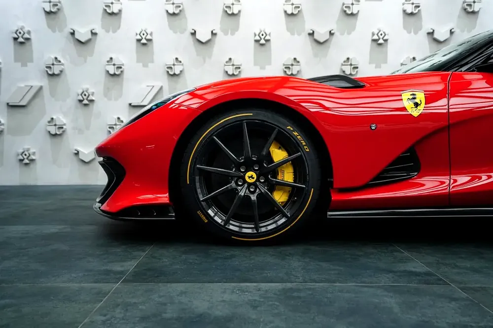 Ferrari 812 Competizione Aperta - Image 4