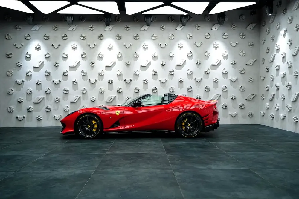 Ferrari 812 Competizione Aperta - Image 8