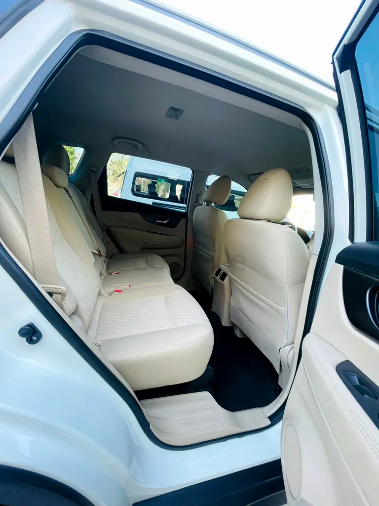 Nissan X-Trail 2022 GCC, Perfect Condition, Personal Car, 4x4, Push Start - Image 4