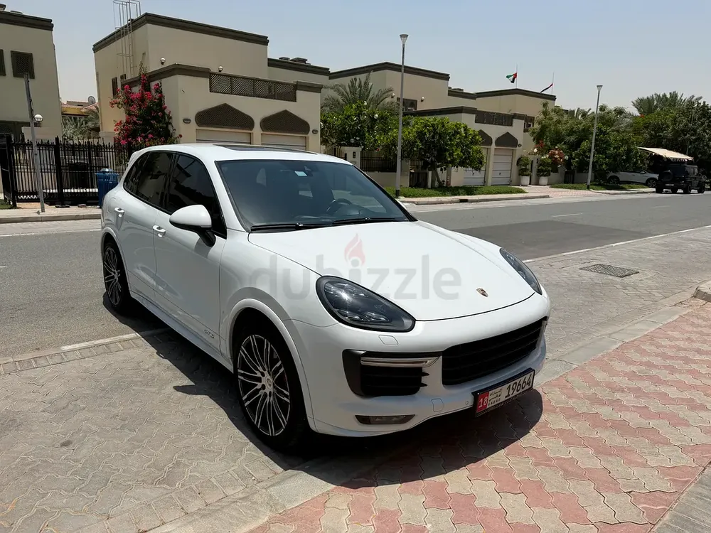 Porsche Cayenne GTS 2016 | GCC Specs | Pristine Condition - Image 6
