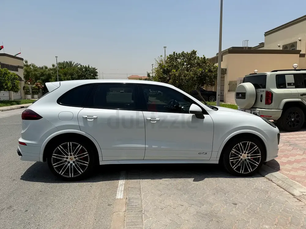Porsche Cayenne GTS 2016 | GCC Specs | Pristine Condition - Image 7