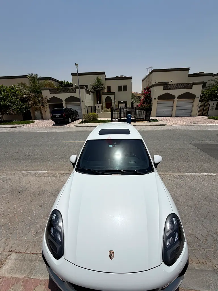Porsche Cayenne GTS 2016 | GCC Specs | Pristine Condition - Image 8
