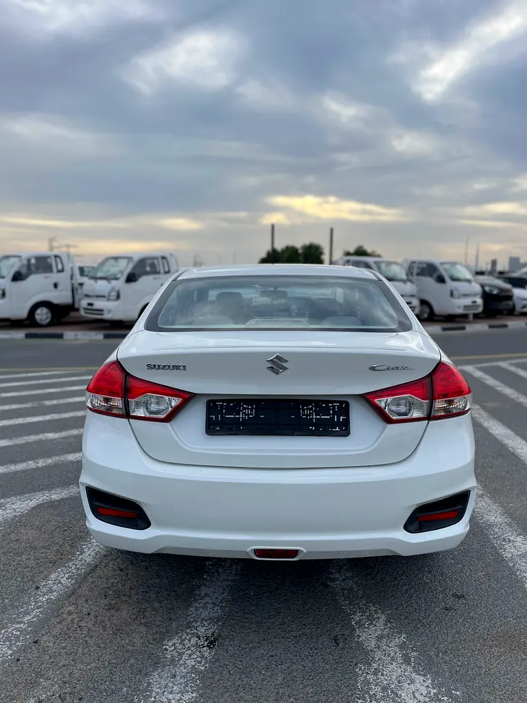 SUZUKI CIAZ 2023 1.5 V4 GCC SPECS - Image 4