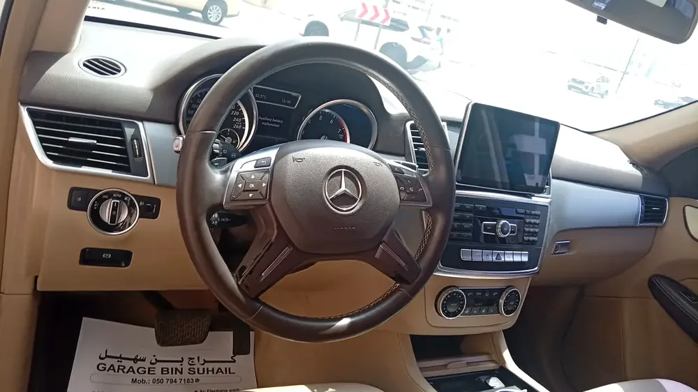 Mercedes-Benz 2015 ML400 GCC SPECS LADY DRIVEN - Image 10