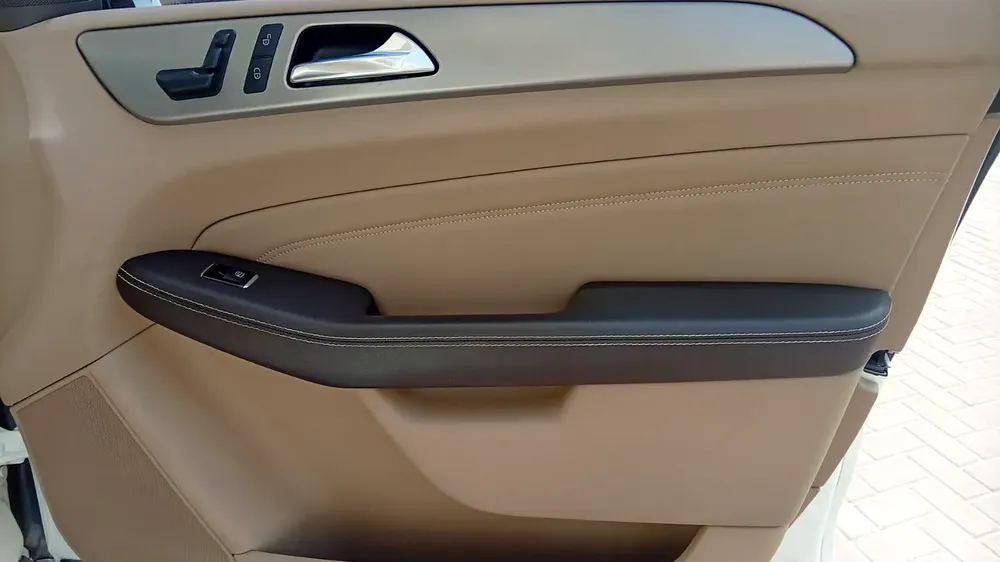 Mercedes-Benz 2015 ML400 GCC SPECS LADY DRIVEN - Image 14