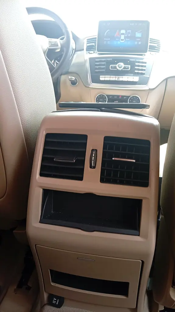 Mercedes-Benz 2015 ML400 GCC SPECS LADY DRIVEN - Image 15