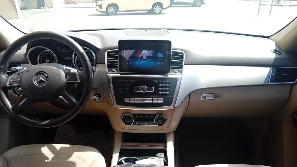 Mercedes-Benz 2015 ML400 GCC SPECS LADY DRIVEN - Image 16