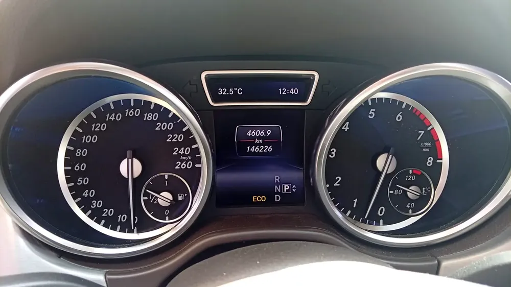 Mercedes-Benz 2015 ML400 GCC SPECS LADY DRIVEN - Image 19