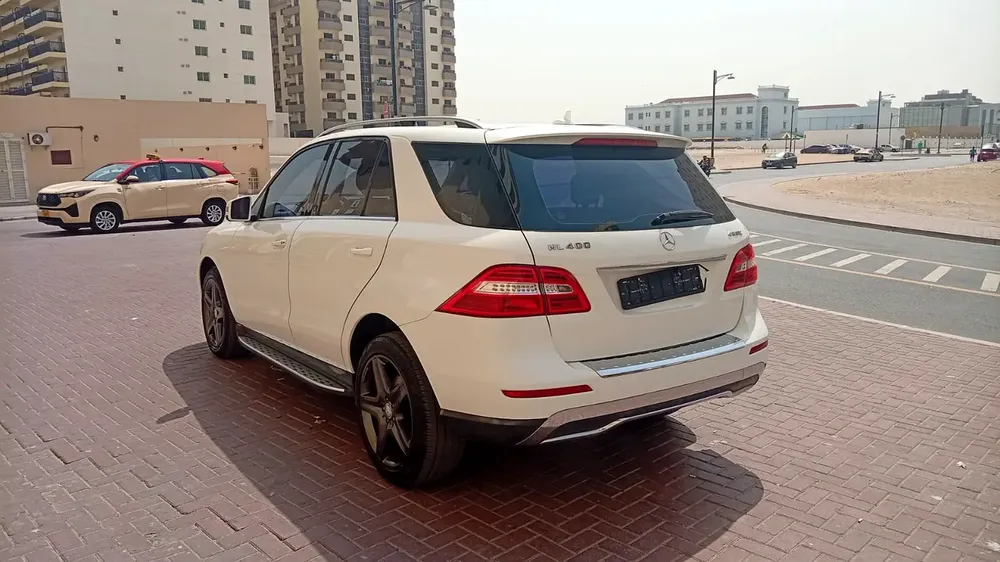 Mercedes-Benz 2015 ML400 GCC SPECS LADY DRIVEN - Image 5