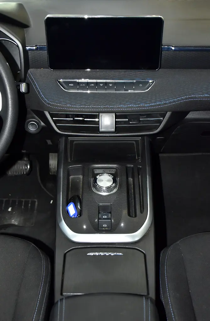 AED 563 EMi for 5Yrs | Haval Jolion ( 2023 Model ) in Silver Color GCC Specs - Image 13