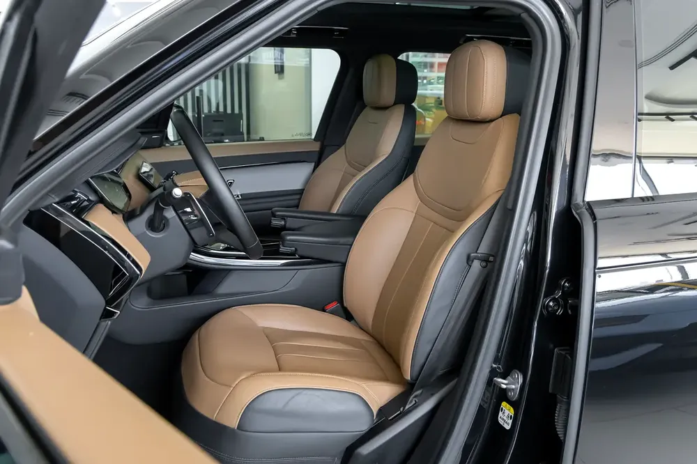 Range Rover | Sport | P400 Dynamic HSE | GCC Specs | Al-Tayer Warranty | 2023 - Image 12