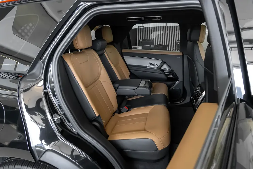 Range Rover | Sport | P400 Dynamic HSE | GCC Specs | Al-Tayer Warranty | 2023 - Image 13