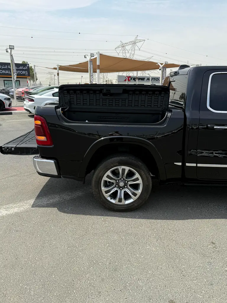 2022 RAM 1500 Limited - American Specs - GCC Ready - Image 10