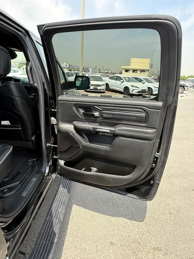 2022 RAM 1500 Limited - American Specs - GCC Ready - Image 13