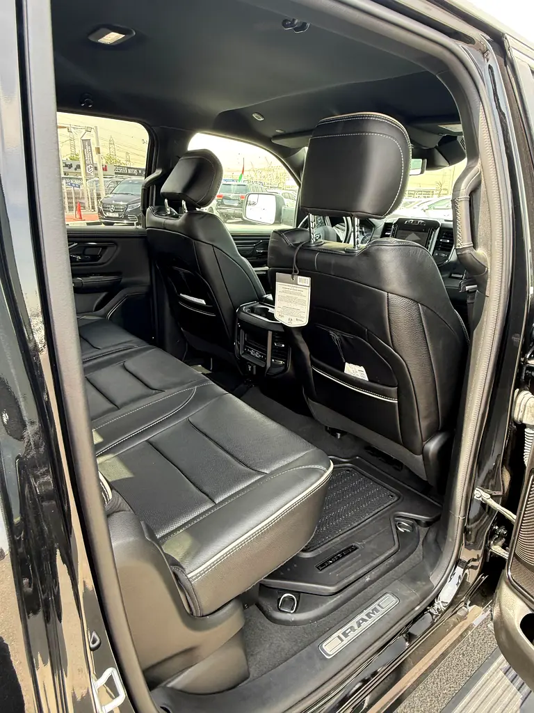 2022 RAM 1500 Limited - American Specs - GCC Ready - Image 17