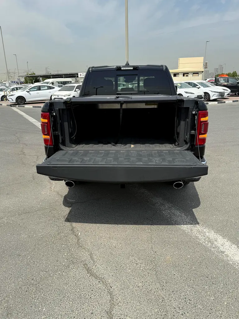 2022 RAM 1500 Limited - American Specs - GCC Ready - Image 9