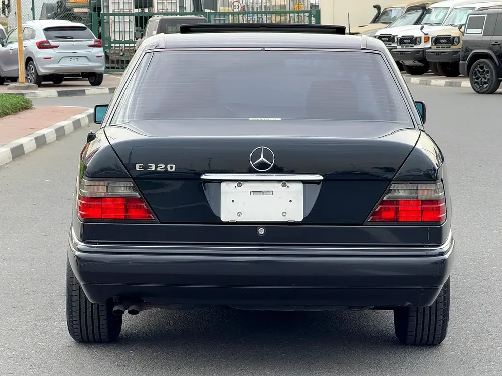 Mercedes Benz E320 1995 79,000km only - Helios Interior - Japan Import - Clean Title - Image 6
