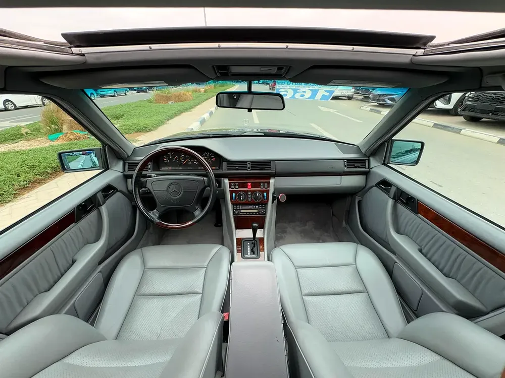 Mercedes Benz E320 1995 79,000km only - Helios Interior - Japan Import - Clean Title - Image 9