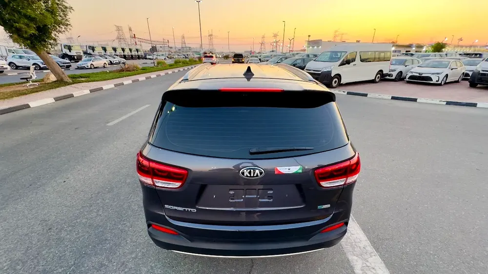 Kia Sorento 2015 - Korean Specs - 2.0L Diesel - Image 4